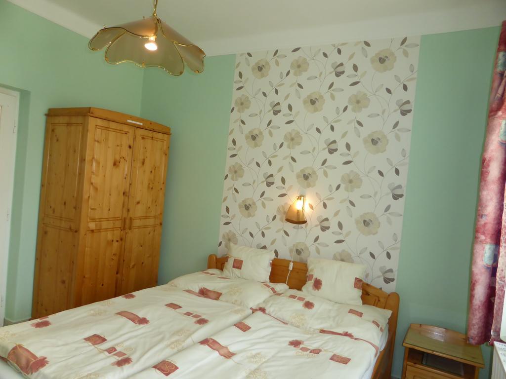 Napfeny Apartman Es Vendeghaz Egerszalók Buitenkant foto