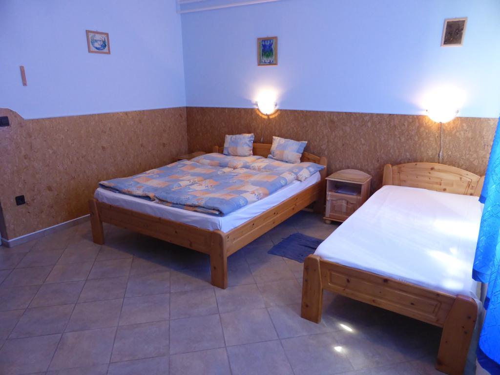 Napfeny Apartman Es Vendeghaz Egerszalók Buitenkant foto