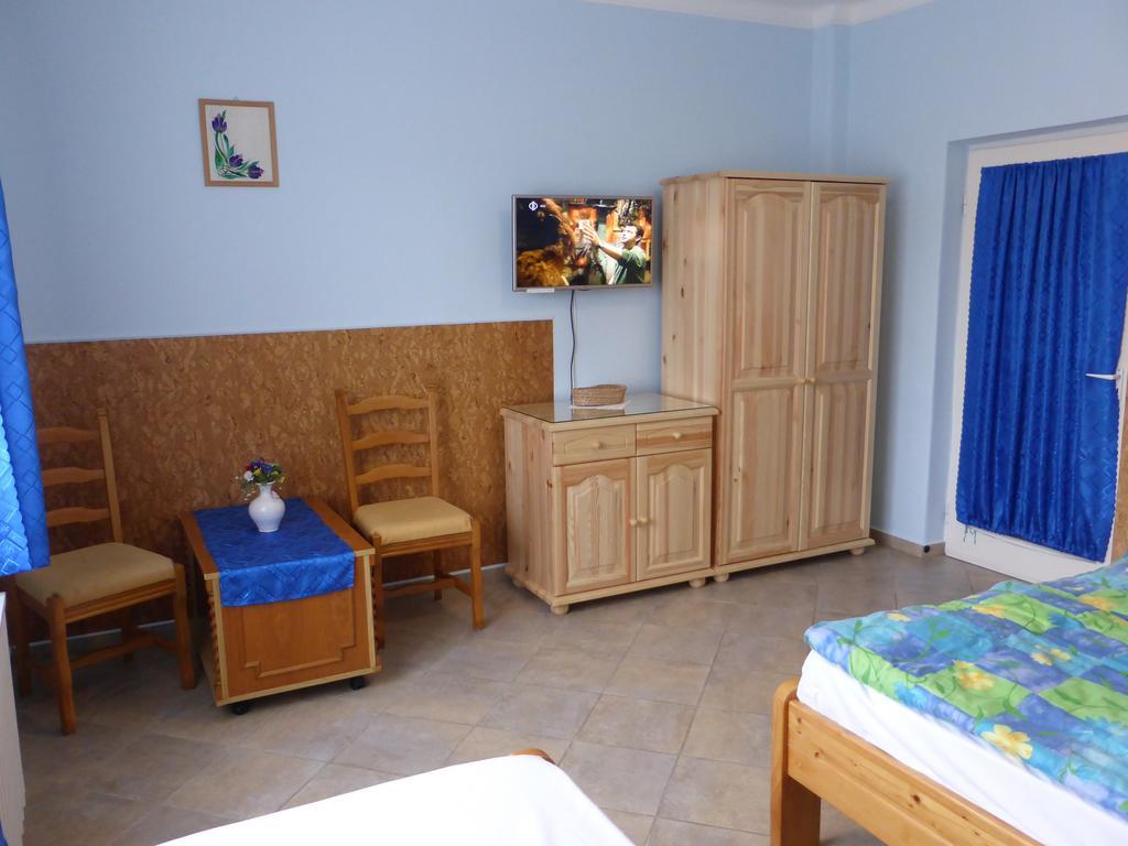 Napfeny Apartman Es Vendeghaz Egerszalók Buitenkant foto