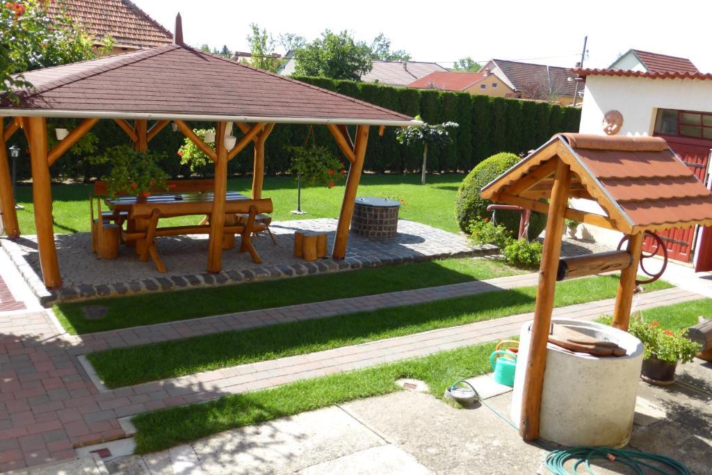 Napfeny Apartman Es Vendeghaz Egerszalók Kamer foto