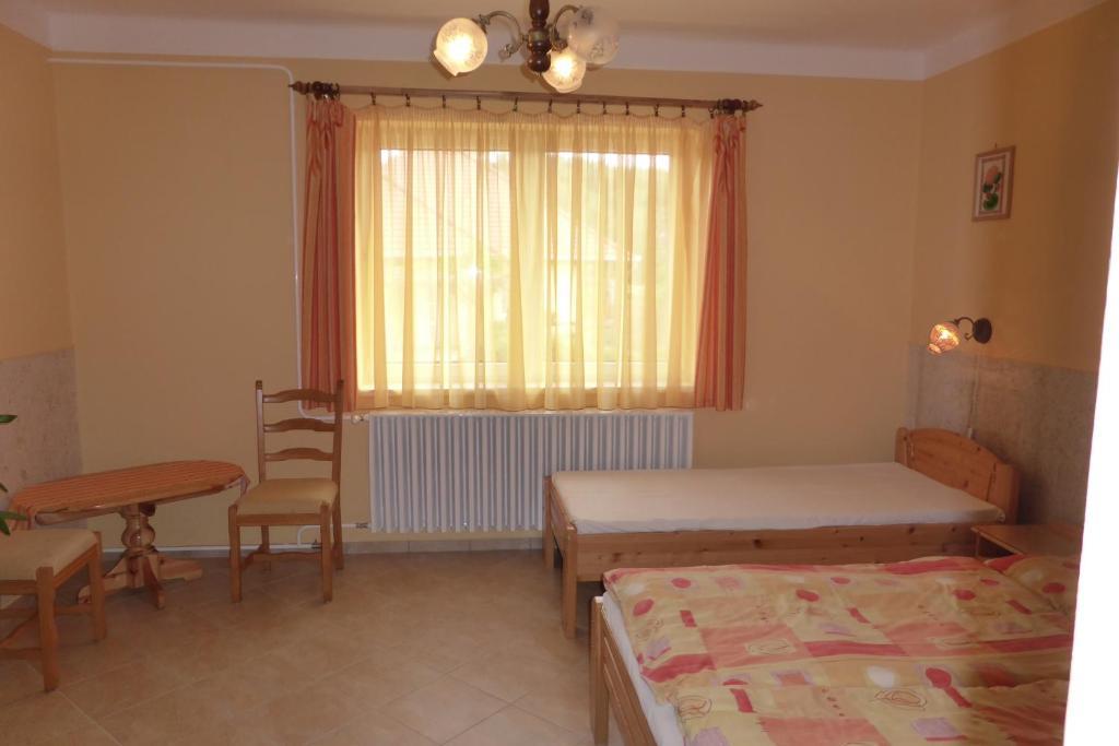 Napfeny Apartman Es Vendeghaz Egerszalók Kamer foto