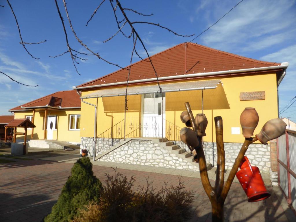 Napfeny Apartman Es Vendeghaz Egerszalók Buitenkant foto