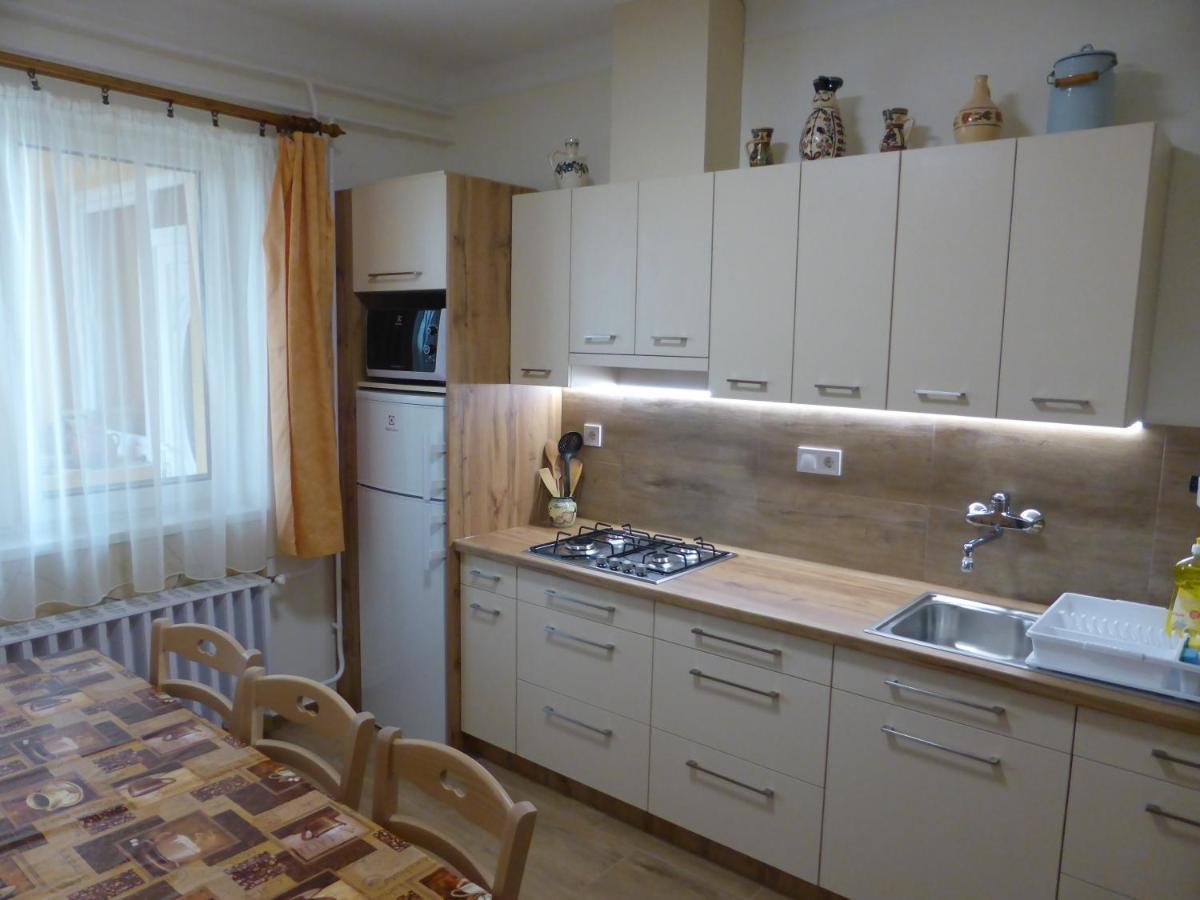 Napfeny Apartman Es Vendeghaz Egerszalók Buitenkant foto